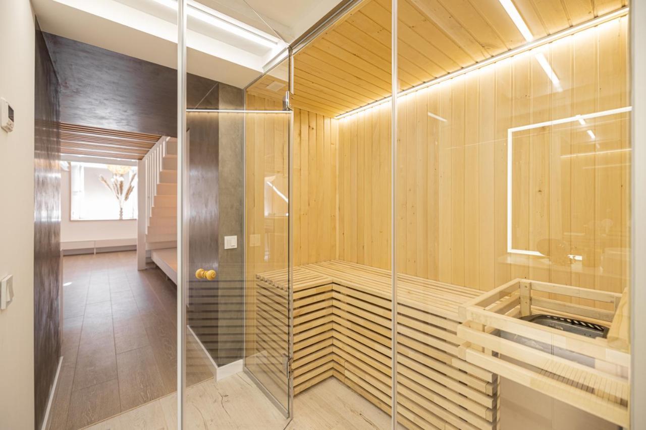 White Fox - Sauna - リヴィウ エクステリア 写真